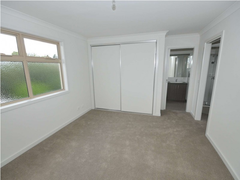 2/277 Warrigal Road, Burwood VIC 3125