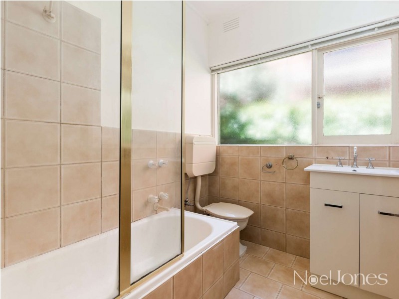 1/2 St Johns Parade, Kew VIC 3101