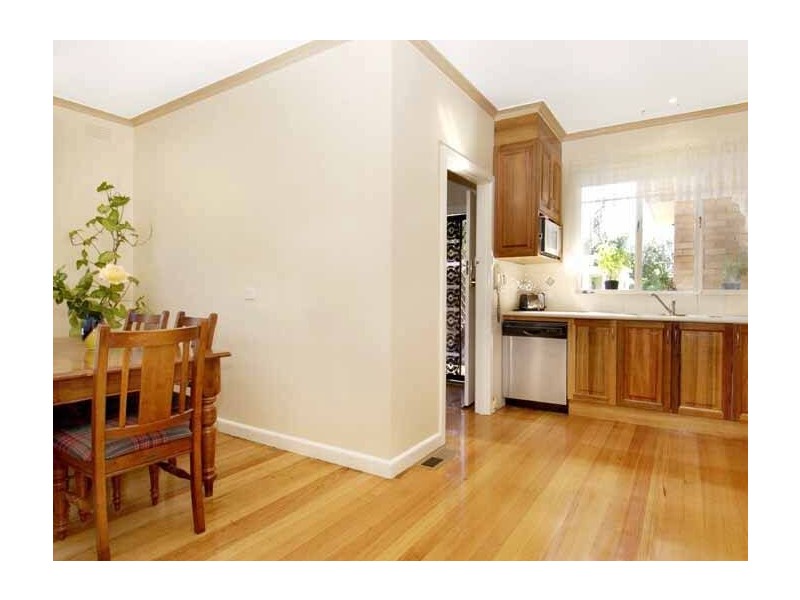 13 Torquay Avenue, Chadstone VIC 3148