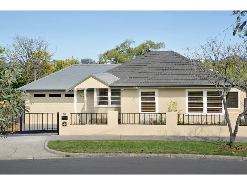 10 Huon Grove, Ashburton VIC 3147