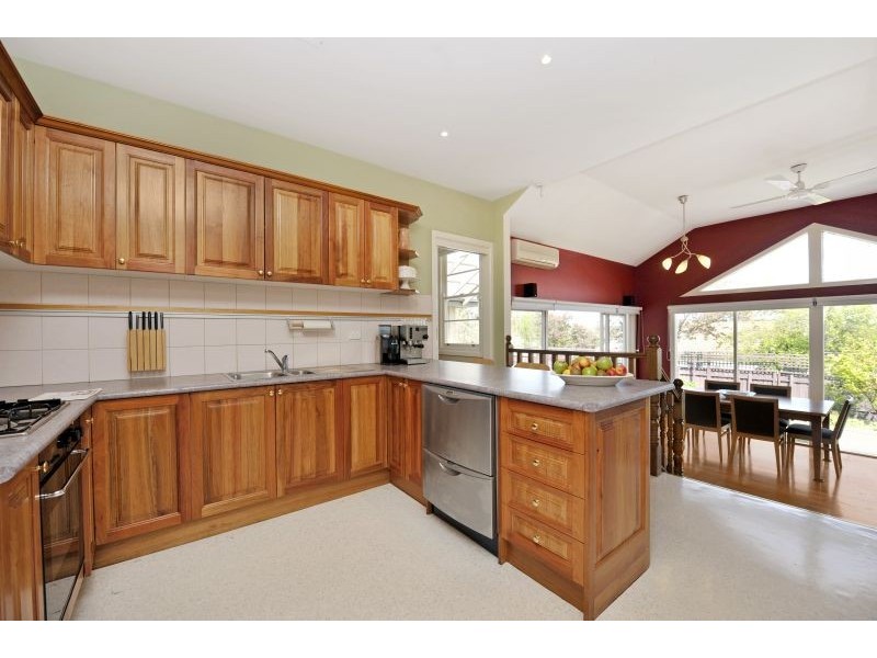 10 Huon Grove, Ashburton VIC 3147