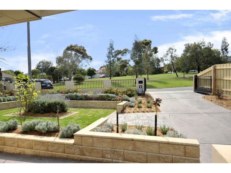 10 Huon Grove, Ashburton VIC 3147