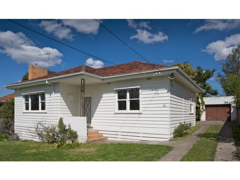 32 Carlyle Street, Ashwood VIC 3147