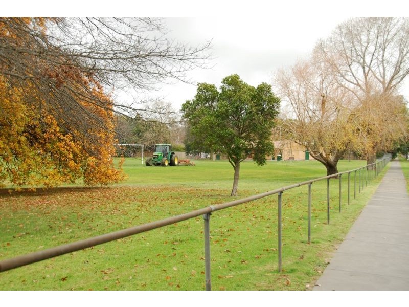 64 Dent Street, Glen Iris VIC 3146