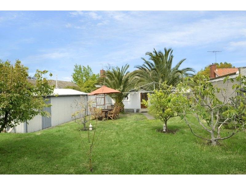 9 Derna Road, Ashburton VIC 3147