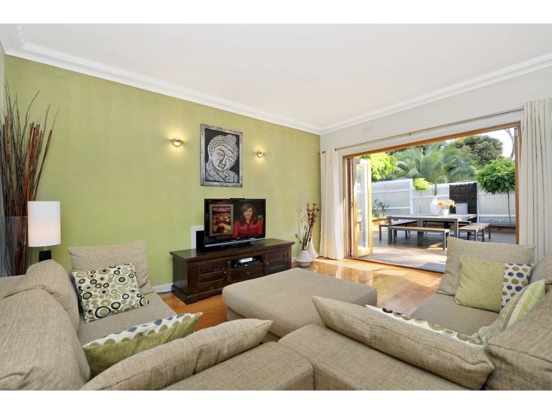 34 Highbury cnr Morton Roads, Burwood VIC 3125