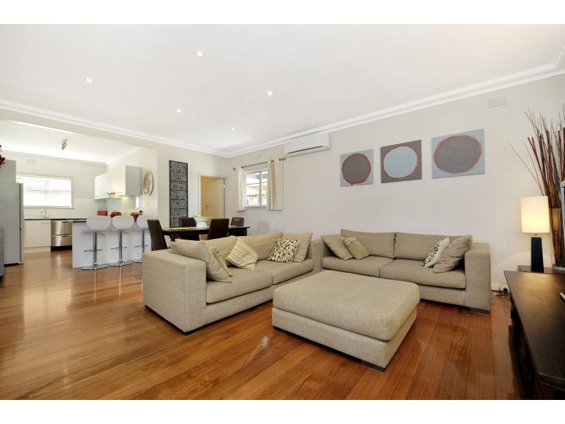 34 Highbury cnr Morton Roads, Burwood VIC 3125