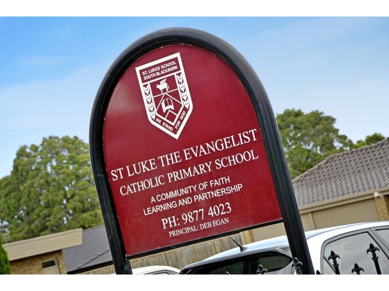 17 Hone Avenue, Blackburn South VIC 3130