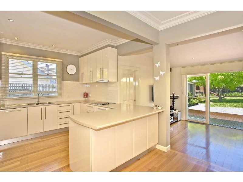 8 Stephens Street, Burwood VIC 3125