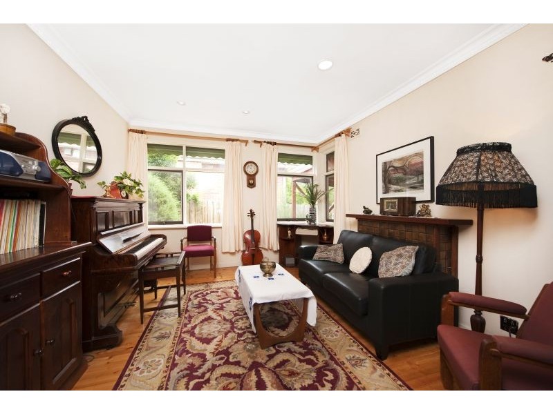 18 Carlyle Street, Ashwood VIC 3147