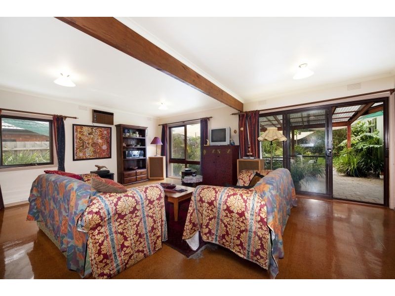 18 Carlyle Street, Ashwood VIC 3147