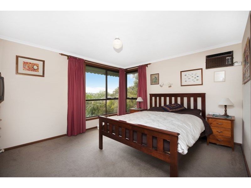 18 Carlyle Street, Ashwood VIC 3147
