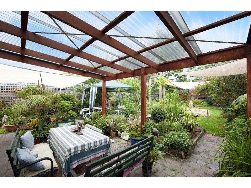 18 Carlyle Street, Ashwood VIC 3147