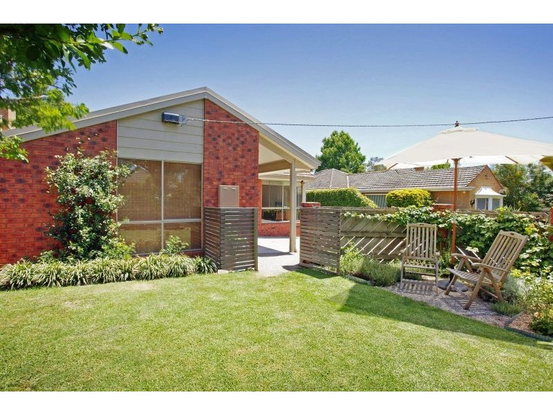 1/10 Karnak Road, Ashburton VIC 3147