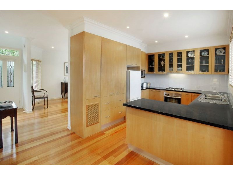 2/5 King Street, Glen Iris VIC 3146