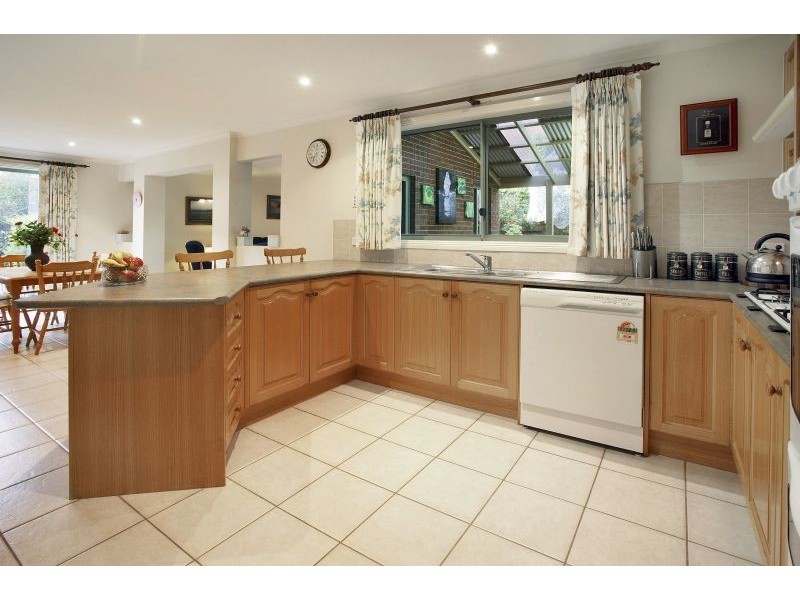 2 Beechwood Terrace, Ashwood VIC 3147