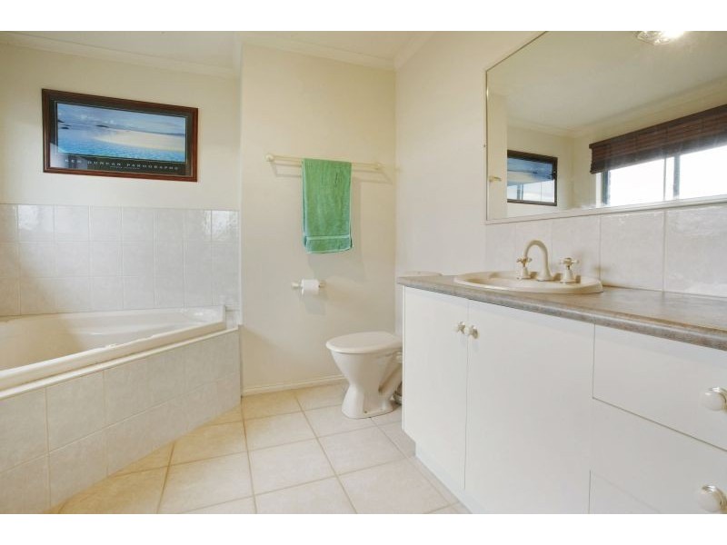 2 Beechwood Terrace, Ashwood VIC 3147