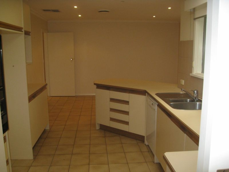 4 Norris Court, Blackburn VIC 3130