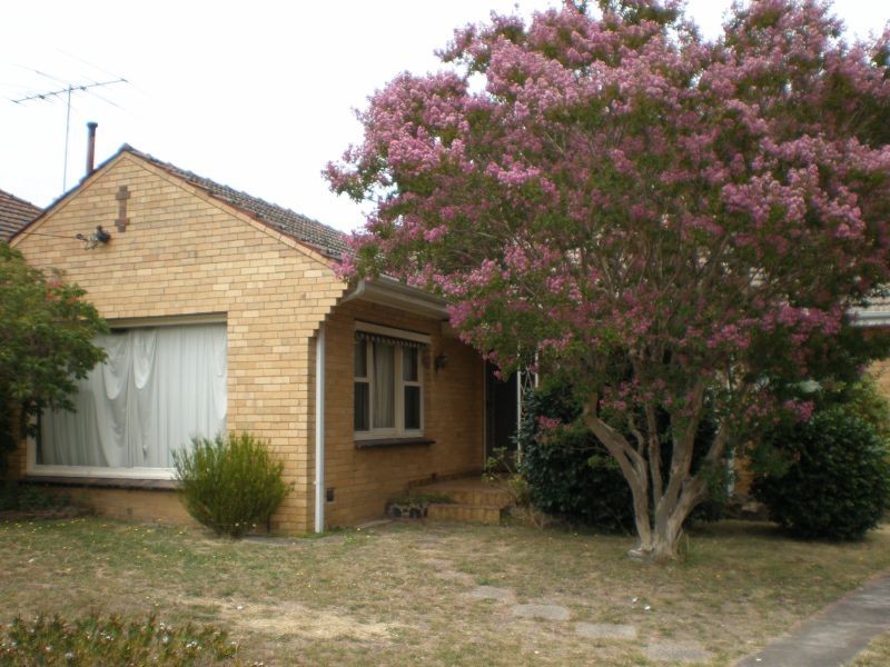 8 Weafgreen Crt, Camberwell VIC 3124