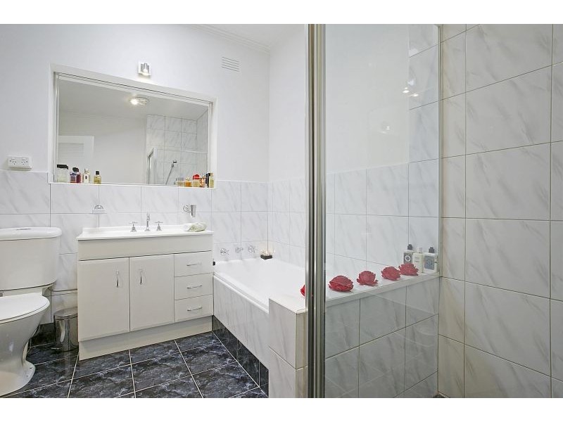 2 Oravel Avenue, Malvern East VIC 3145