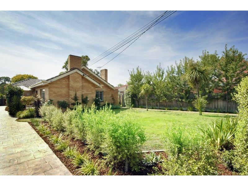 2 Oravel Avenue, Malvern East VIC 3145