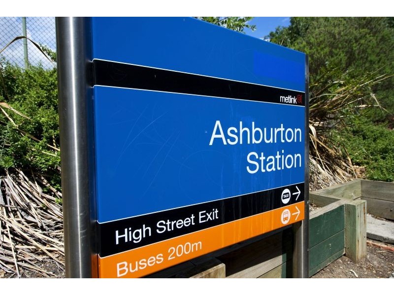 15 Towerhill Road, Glen Iris VIC 3146