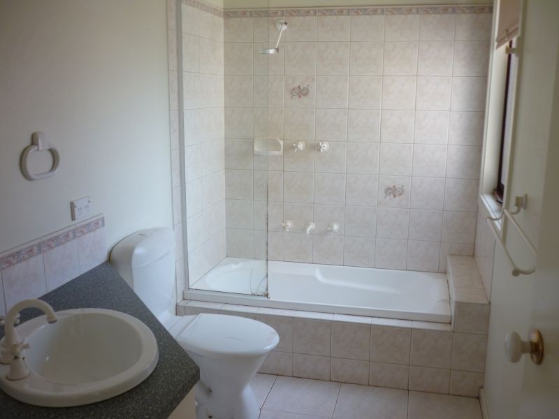 10 Elmtree Terrace, Chadstone VIC 3148