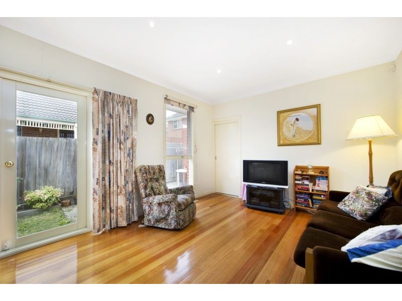 2/14 Woornack Road, Carnegie VIC 3163