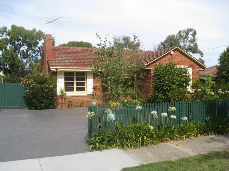 73 Munro Avenue, Ashburton VIC 3147