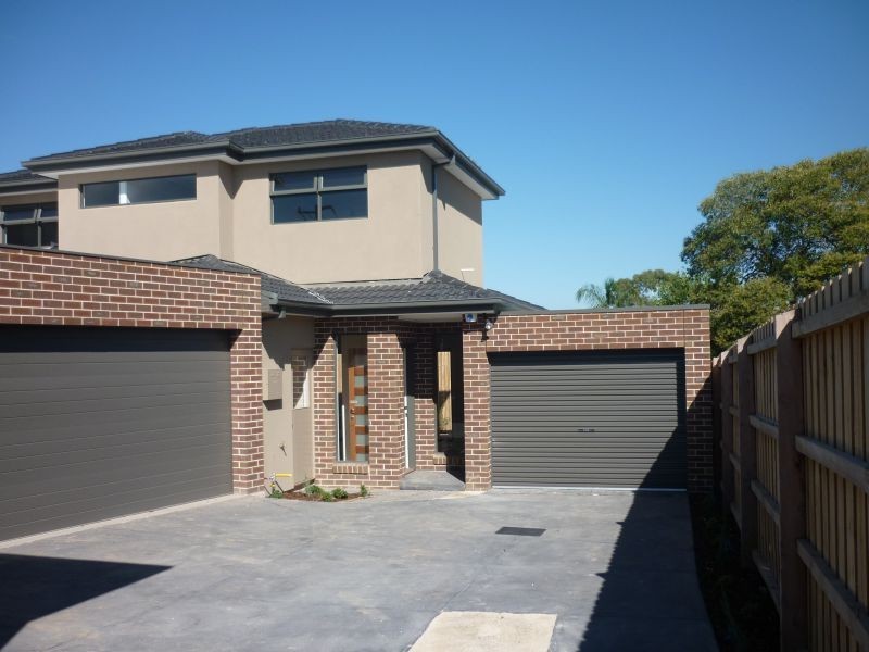 2/17 Cassinia Avenue, Ashwood VIC 3147