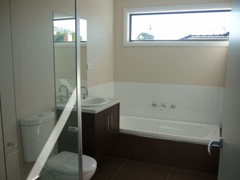 2/17 Cassinia Avenue, Ashwood VIC 3147