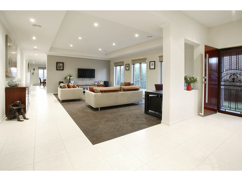 4 Burbidge Close, Burwood VIC 3125