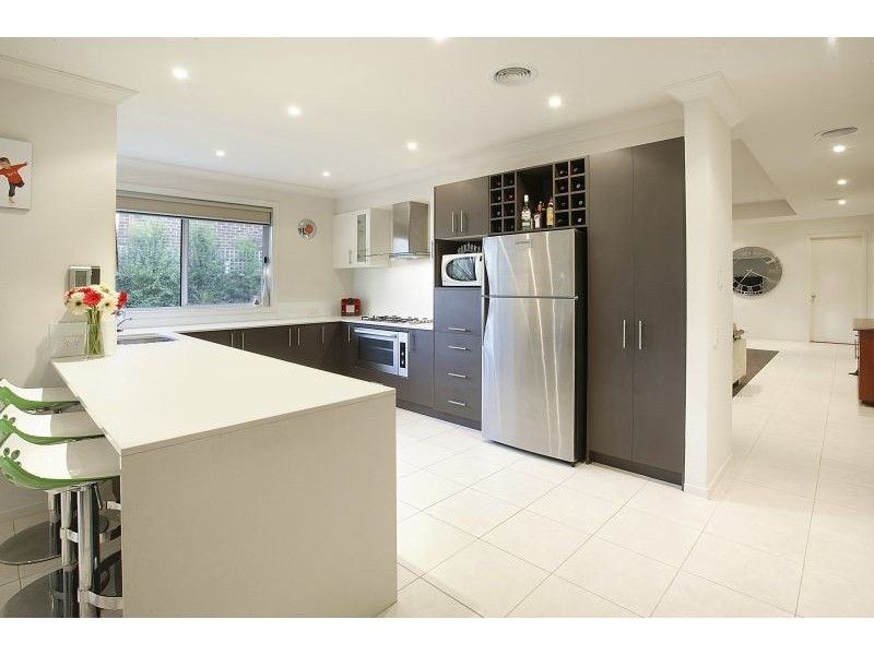 4 Burbidge Close, Burwood VIC 3125