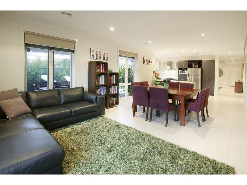 4 Burbidge Close, Burwood VIC 3125