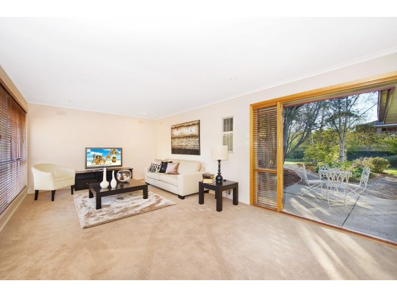 61 Barrington Drive, Ashwood VIC 3147