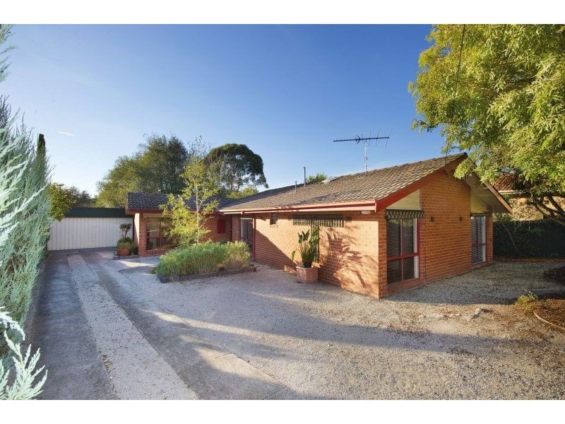 61 Barrington Drive, Ashwood VIC 3147