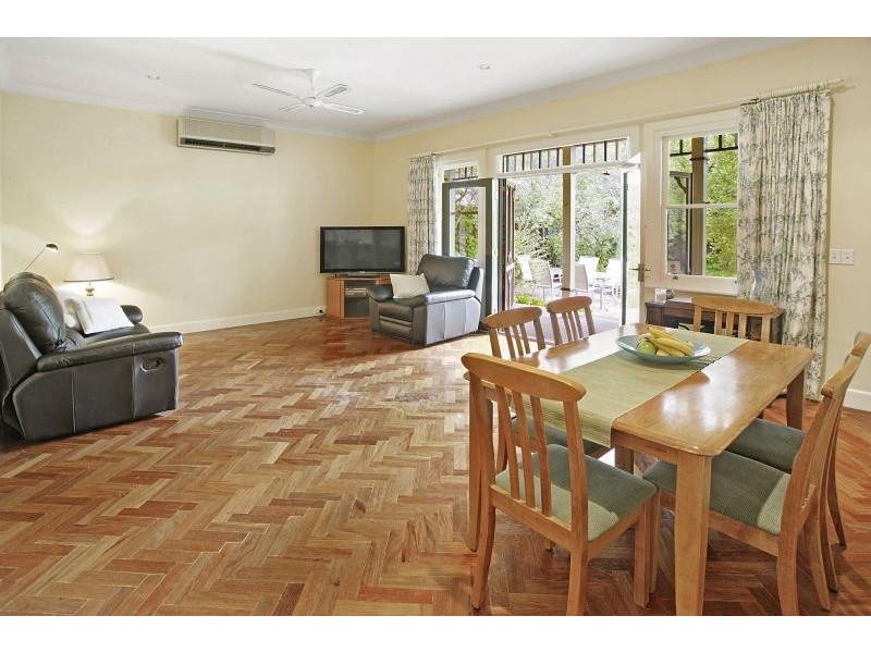 4 Hazeldine Road, Glen Iris VIC 3146