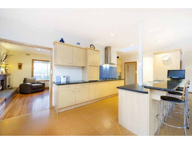 17 Gauntlet Road, Malvern East VIC 3145