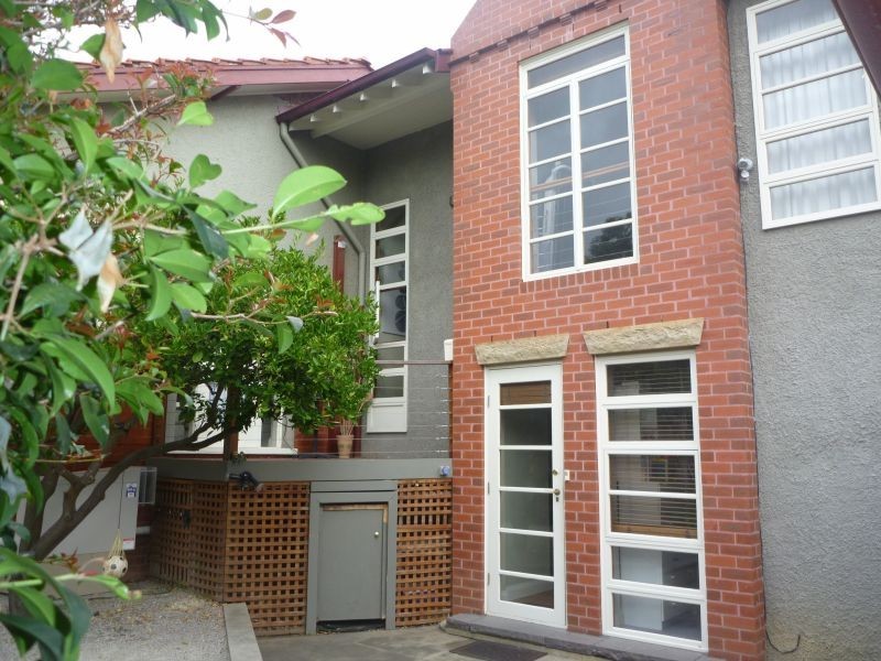 9 Great Valley Road, Glen Iris VIC 3146