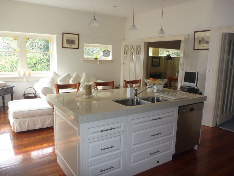9 Great Valley Road, Glen Iris VIC 3146