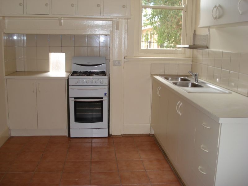 2 Dundonald Ave, Glen Iris VIC 3146