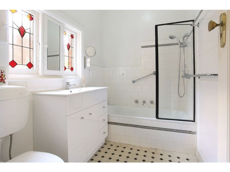 51A Rosedale Road, Glen Iris VIC 3146