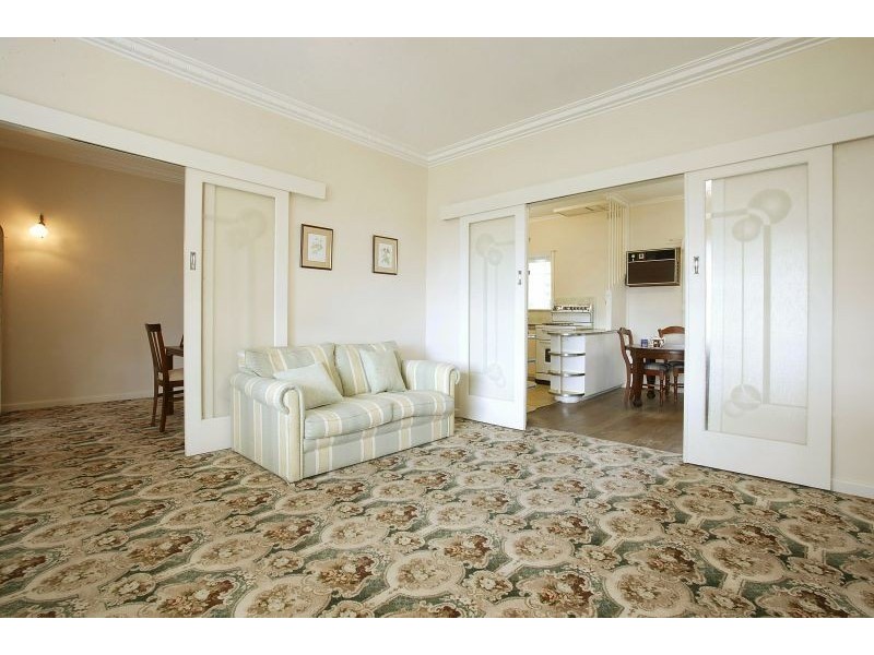 16 Abbotsford Avenue, Malvern East VIC 3145