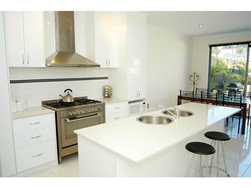 2/28 Cole Crescent, Chadstone VIC 3148