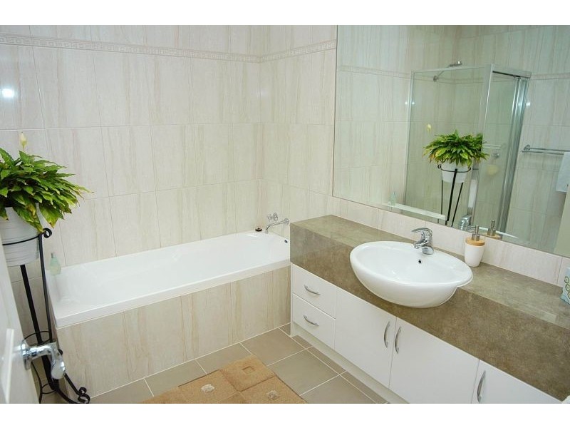 2/28 Cole Crescent, Chadstone VIC 3148