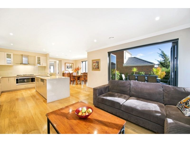 4 Bentham Court, Burwood VIC 3125