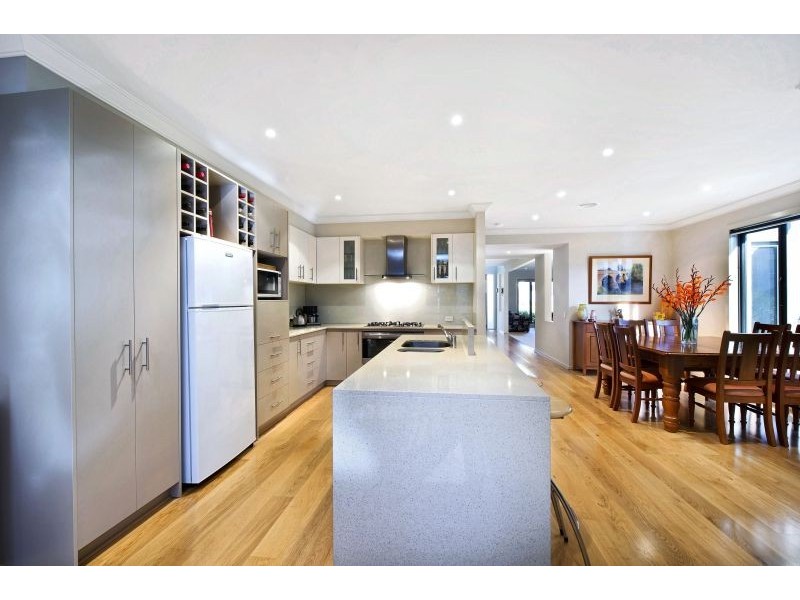 4 Bentham Court, Burwood VIC 3125