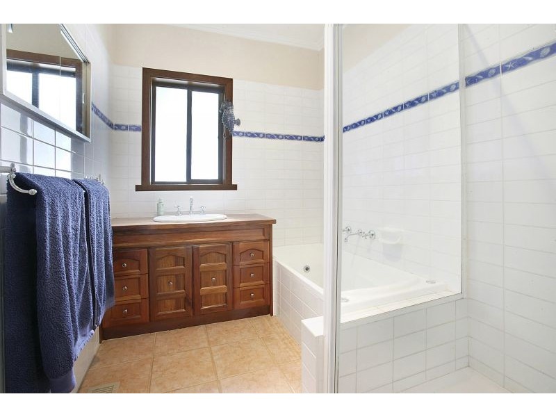 239 Highbury Road Ian Grove, Burwood VIC 3125