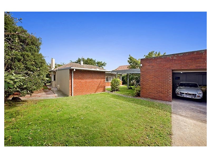 15 Howie Street, Glen Iris VIC 3146