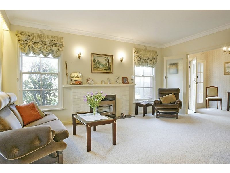 8 Sunhill Road, Glen Iris VIC 3146